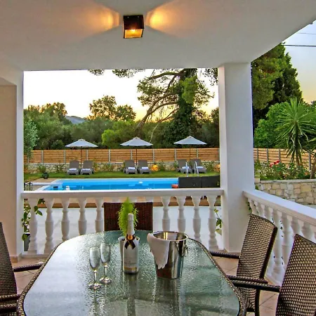 Blue Breeze Vila *